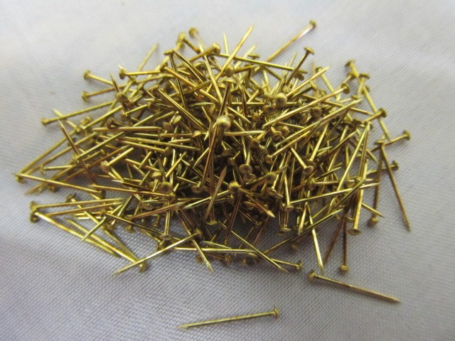 BF0404 15 mm Brass Brads (nails)